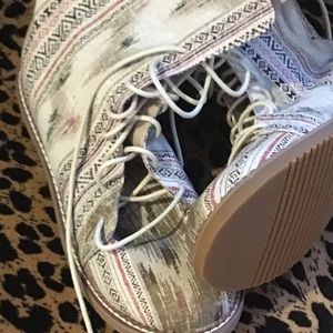 Shoes. Never worn very comfortable smoke free hm
